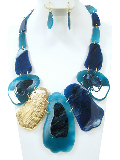 Bold Geometric Statement Necklace