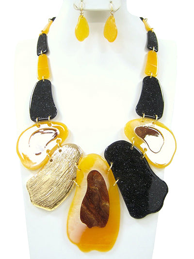 Bold Geometric Statement Necklace