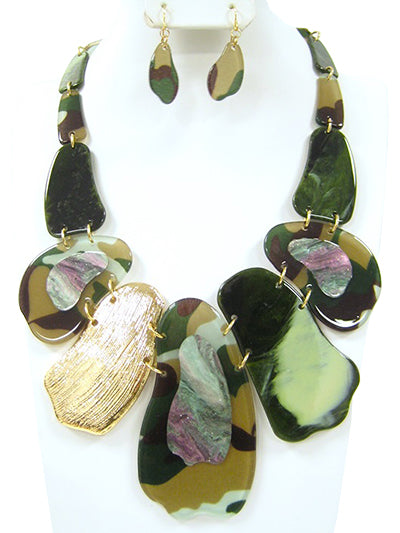 Bold Geometric Statement Necklace