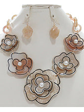 #D Flower Bibb Necklace Set